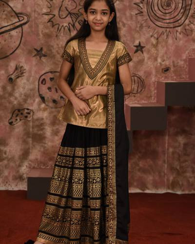 Girls Fashionable Frocks