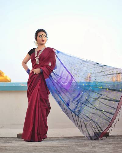 Women's Fashionable Saree