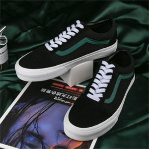 Men's trendy canvas shoes