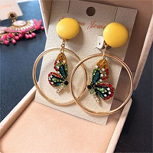 Ladies fashion earrings