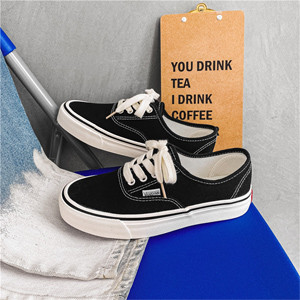 Men's trendy canvas shoes